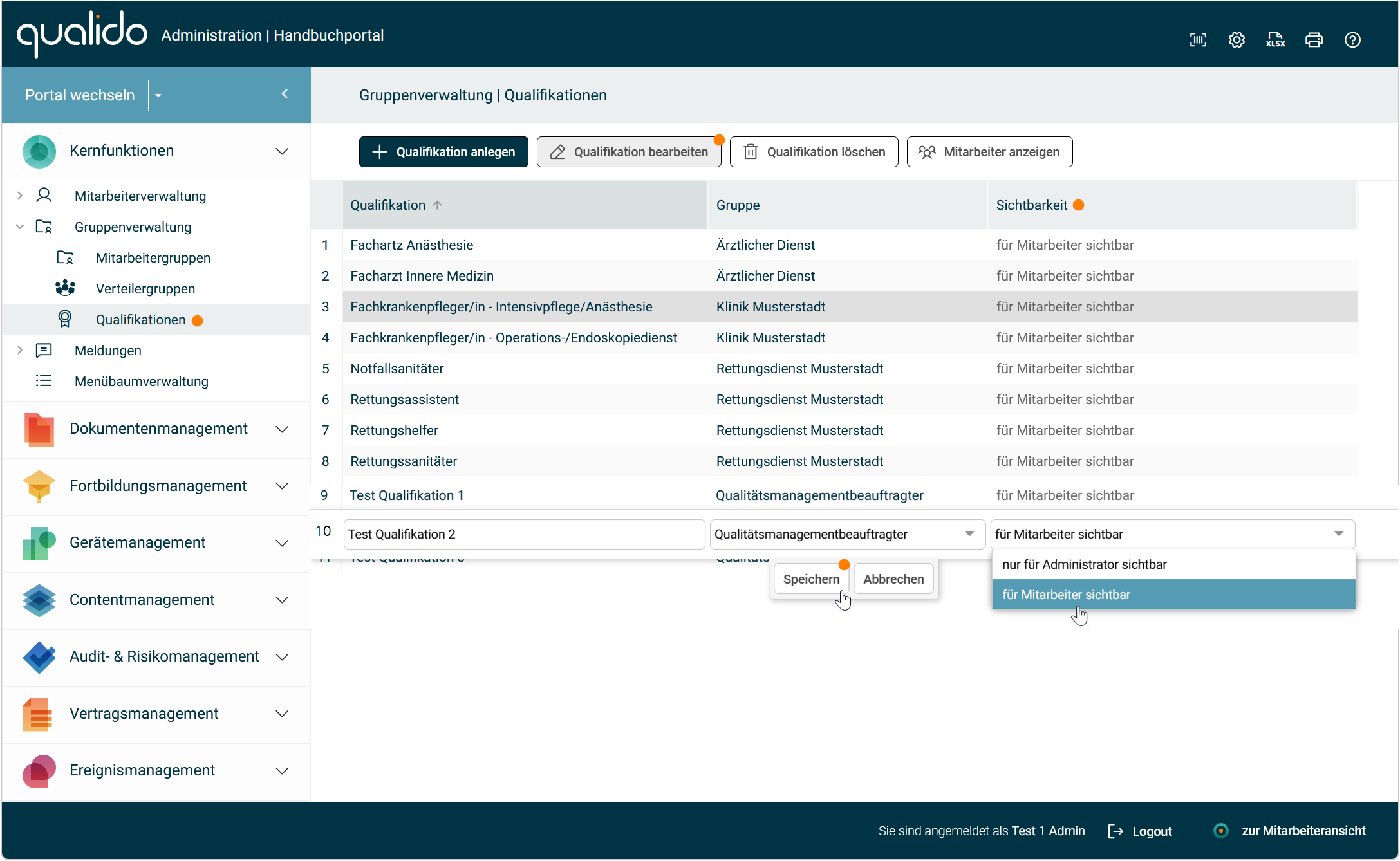 Screenshot zeigt Qualifikationsverwaltung mit Werkzeugleiste und Funktionen zum Anlegen, Bearbeiten und Löschen von Qualifikationen sowie zur Mitarbeiteranzeige, mit Optionen zur Einschränkung der Sichtbarkeit für zertifikatbasierte Qualifikationen